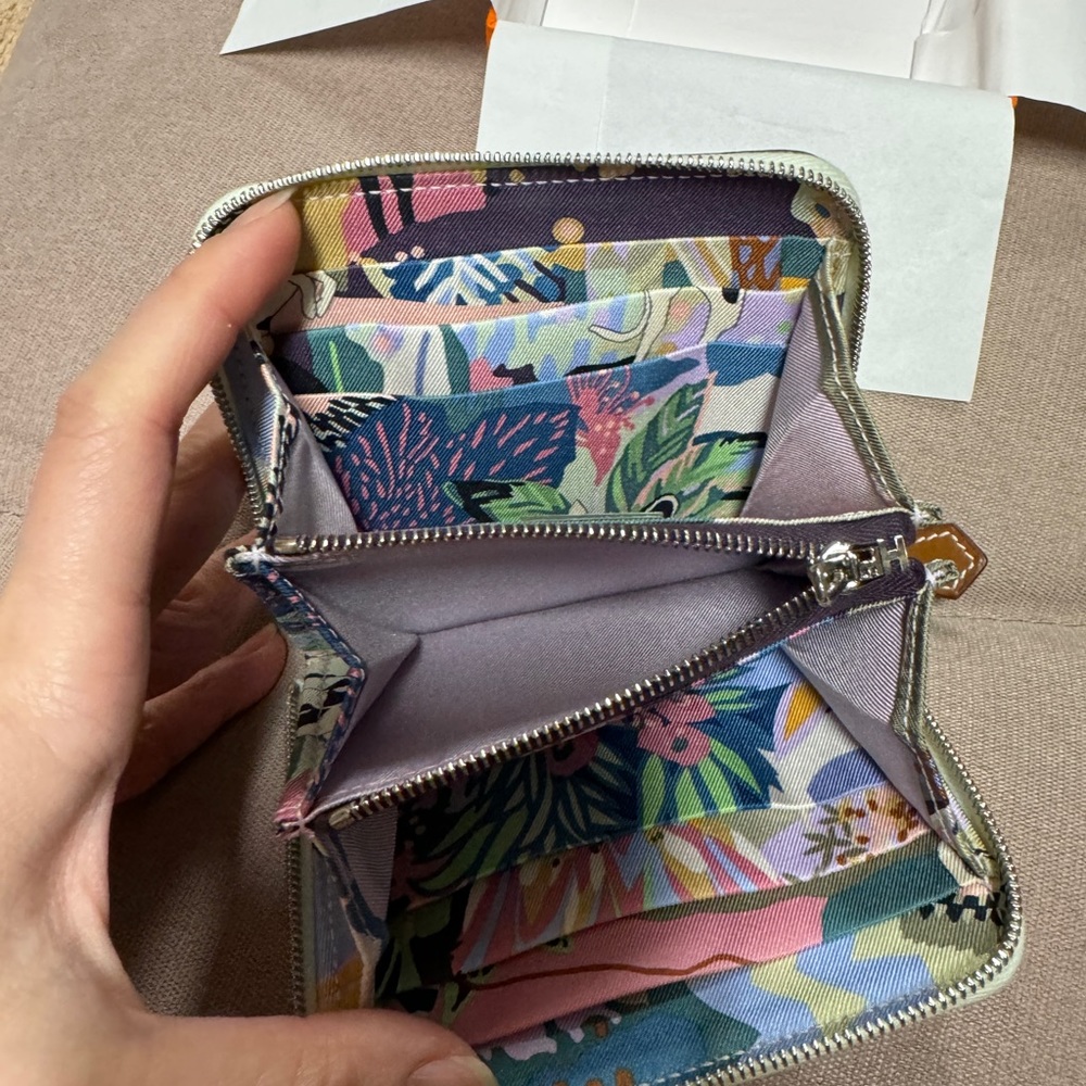 Hermes Silk in Compact Wallet Vert Fizz - Picture 5 of 7